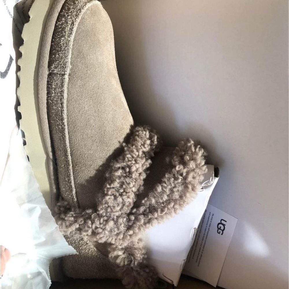 UGG Classic Ultra Mini Spillseam Genuine Shearling Bootie (Women) - Picture 7 of 7